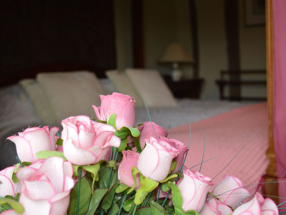 Tudor Wing Room Flowers